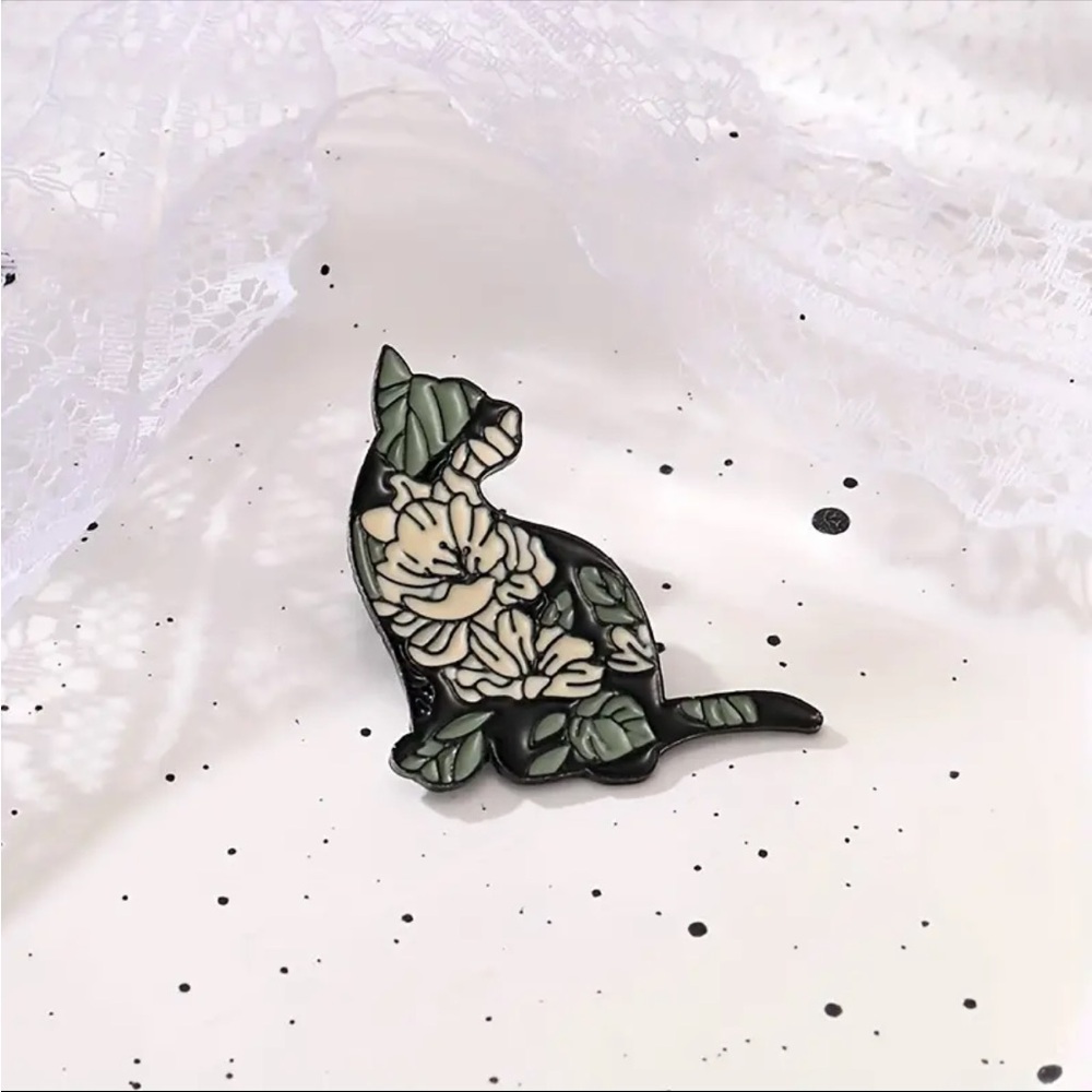 Kitty Pin